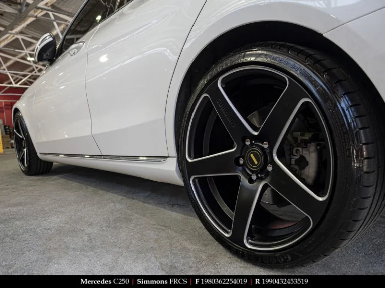 Mercedes-Benz on 19 Inch Simmons FR-CS NCT