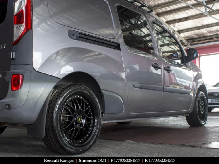 Renault on 17 Inch Simmons OM-1