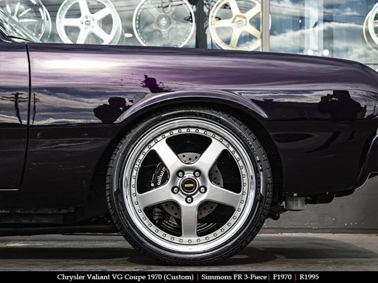 Chrysler on 19 Inch Simmons FR