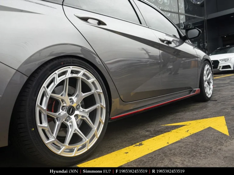 Hyundai on 19 Inch Simmons EU7
