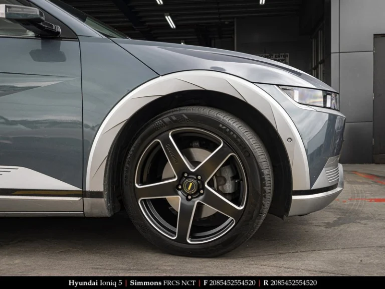 Hyundai on 20 Inch Simmons FR-C NCT